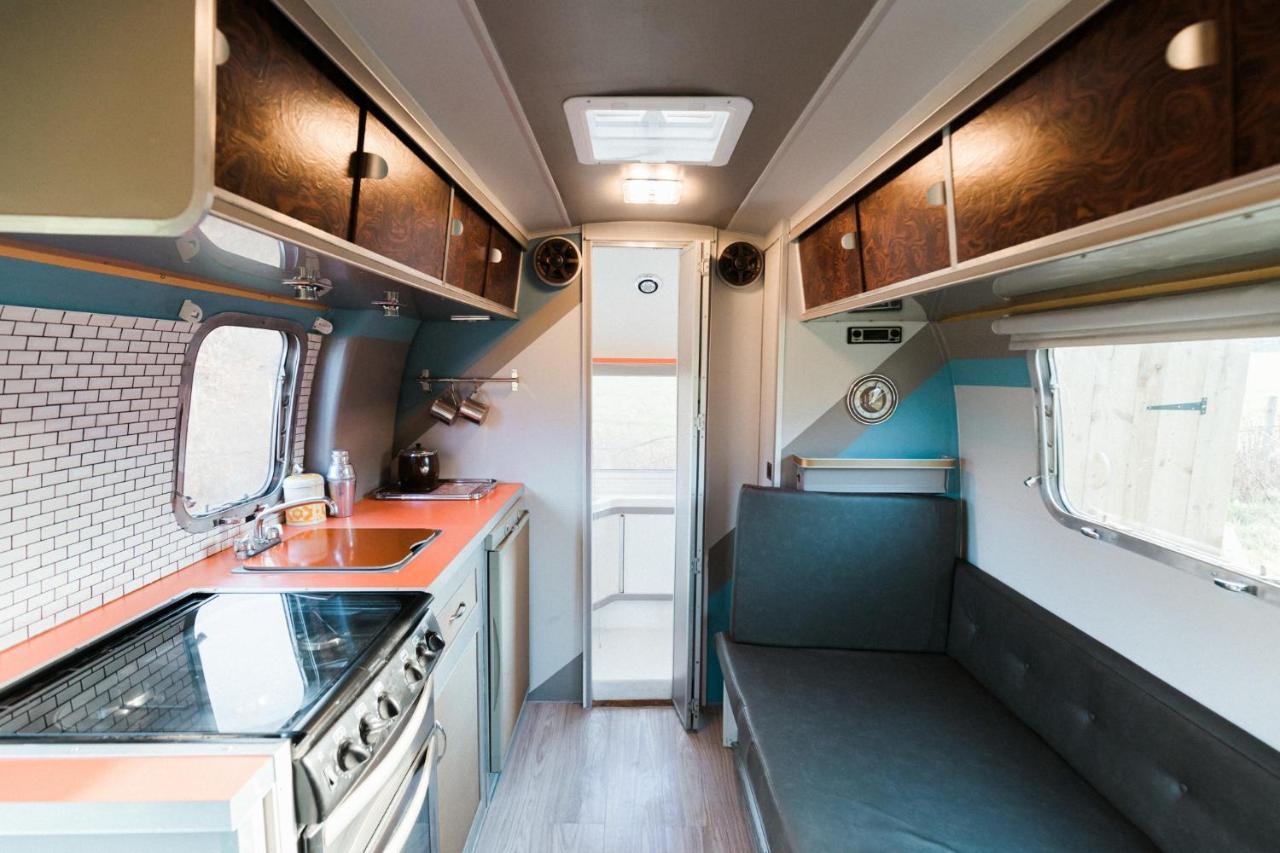Silver Airstream Glamping & Rental Chichester Exterior foto